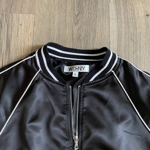WD NY Satin Bomber Style Jacket Size Large Black White Trim Y2K - Picture 2 of 8